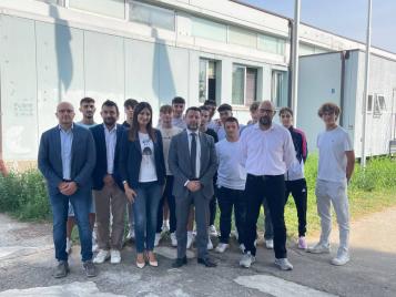 Presidente Moraschini e Consigliere Ferrari con alcuni studenti dell'IIS Marzoli di Palazzolo